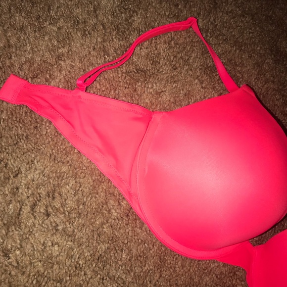 Victoria’s Secret Bra - Picture 2 of 3